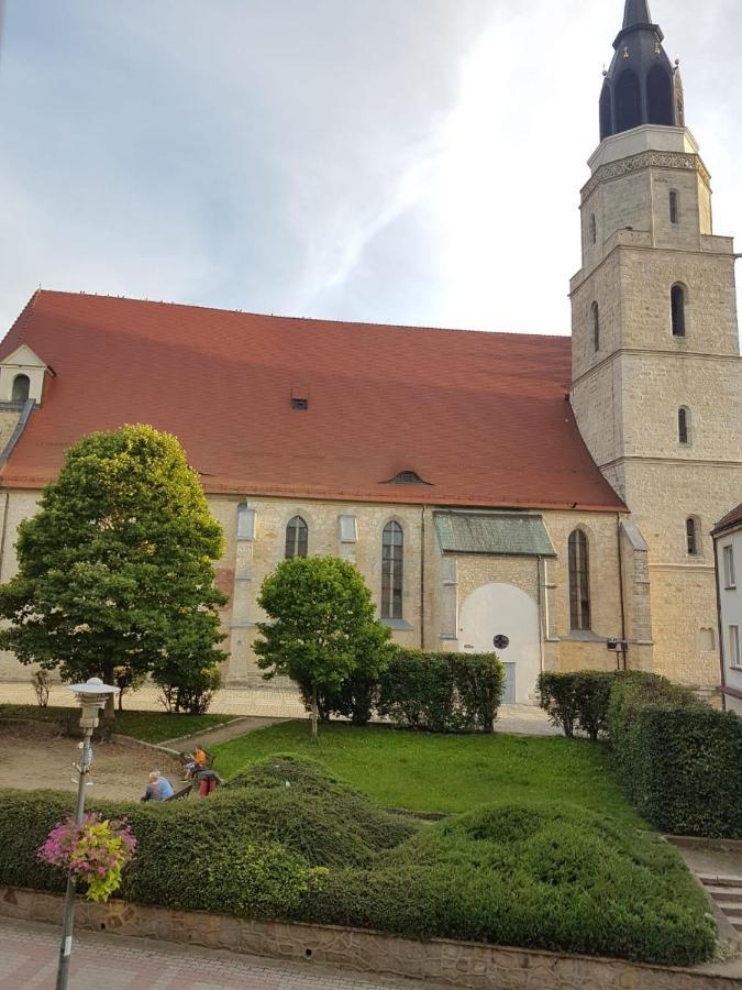 Apartament Przy Rynku Kambar Appartement Boleslawiec  Buitenkant foto